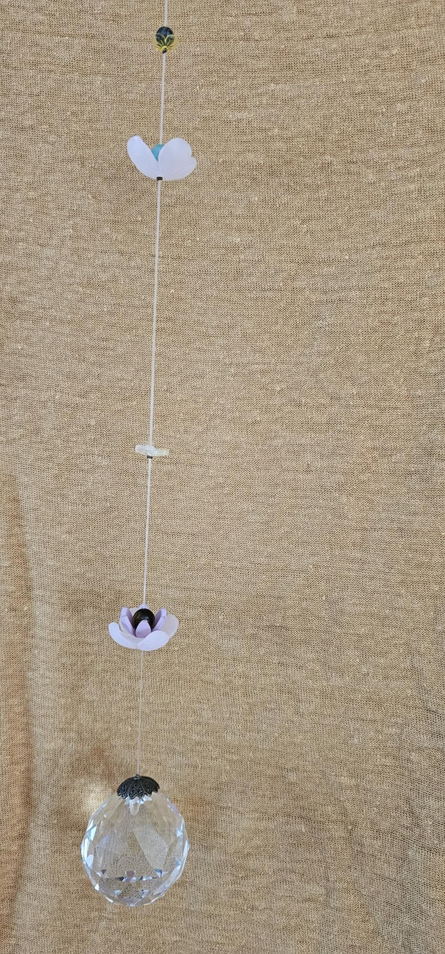 Attrape-soleil Fleurs roses – Création Vibratoire