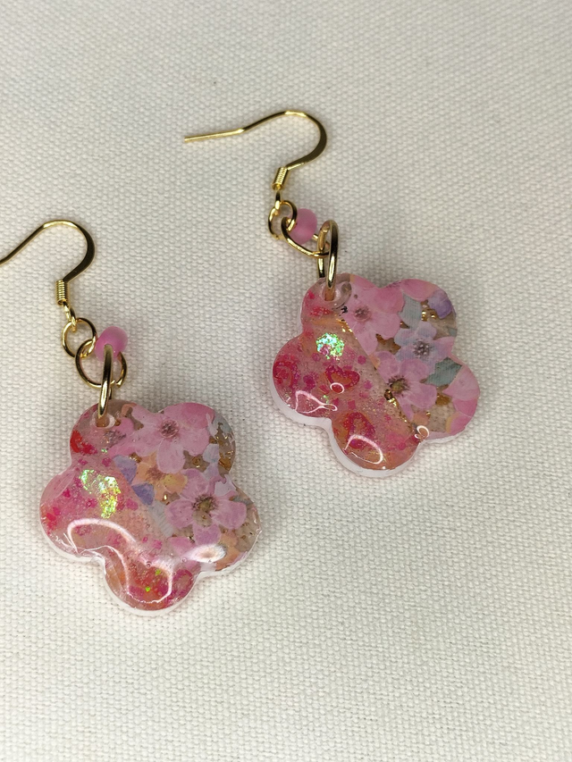 Boucles petites fleurs rose pastel