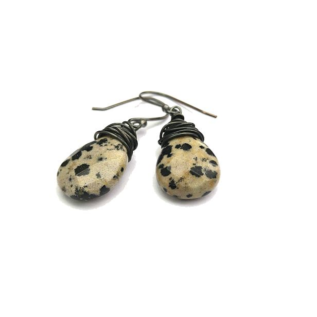 Wrap oorbellen met dalmatier jaspis