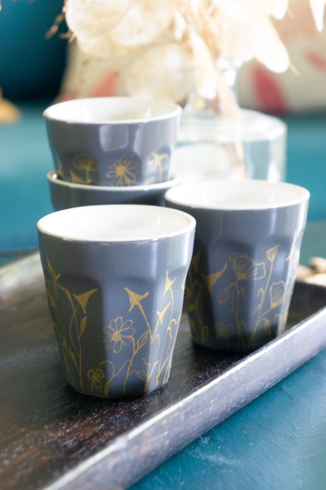 Service 4 tasses expresso en porcelaine grise, décor fleurs des champs or peint à la main, idée cadeau homme, vaisselle artisanale unique
