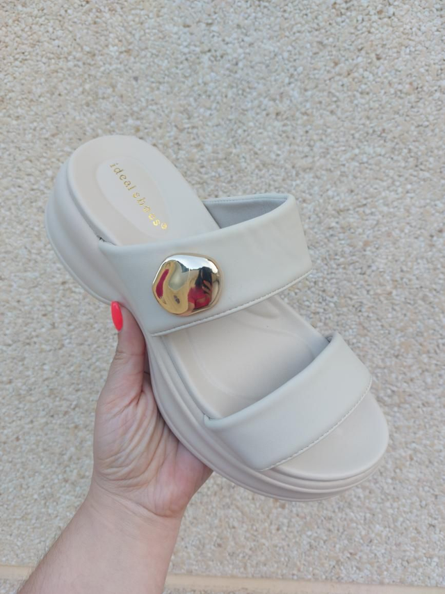 Chinelo Molly