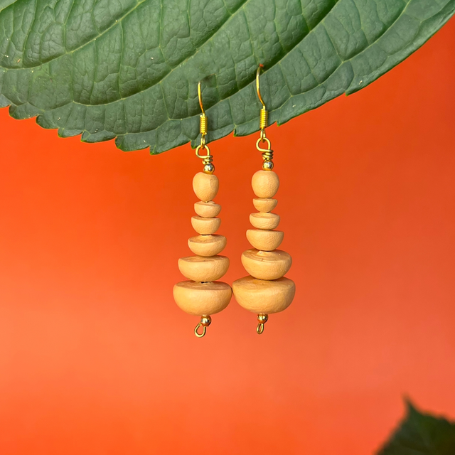 Brinco Escamas Médio Dourado 