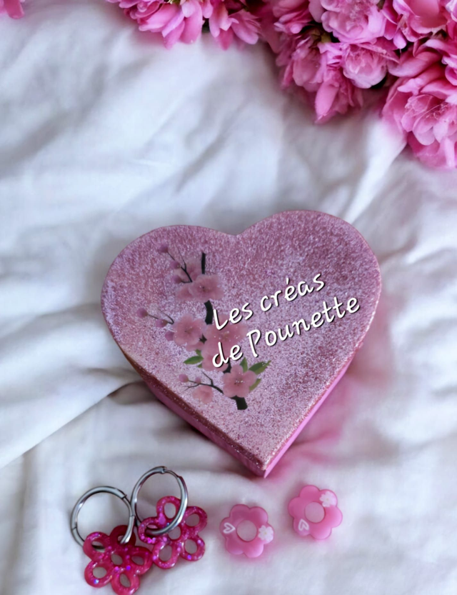 Boite à bijoux + créoles et pampilles