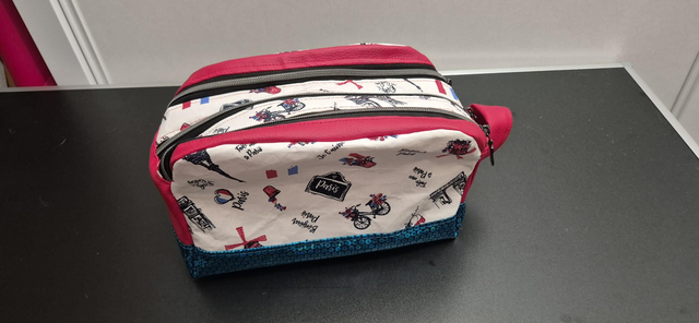 ​🇫🇷 Trousse de Toilette &quot;Paris Chic&quot; à Multiples Compartiments 💄