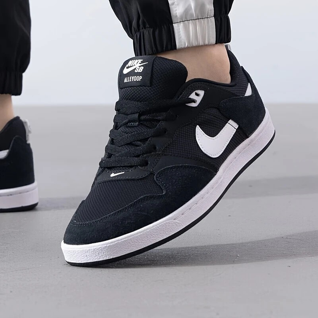 Men's Nike SB Alleyoop Low-Top Skate Sneakers