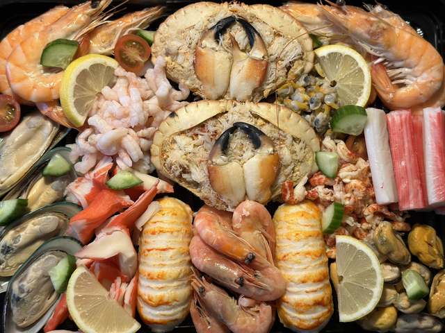 1 Christmas Crab Crevette Mixed Seafood Platter