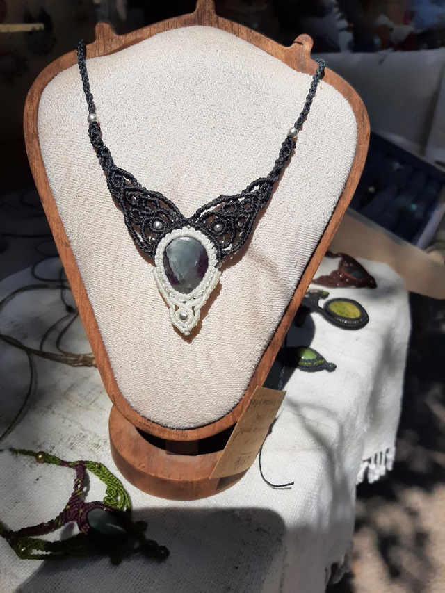 Collier macramé.  Pierre naturelle Fluorite 