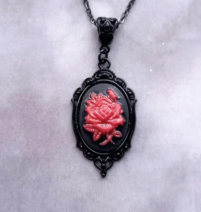 Red Rose Cameo Necklace (Black)