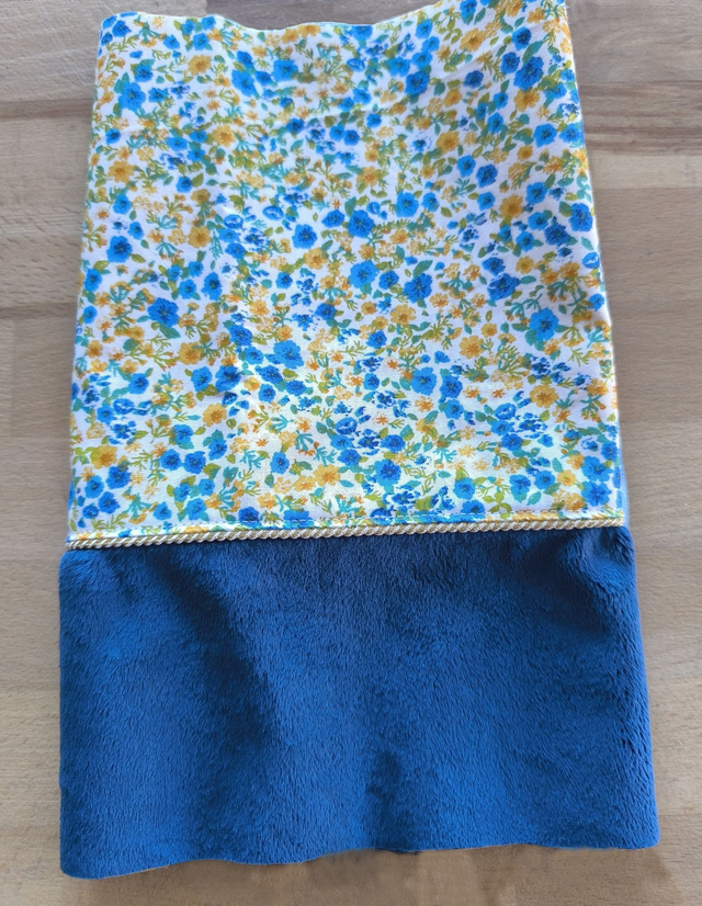 Protége carnet bleu et fleur