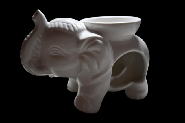 Brûle-Parfum Éléphant – "Énergie Sacrée" (Blanc)