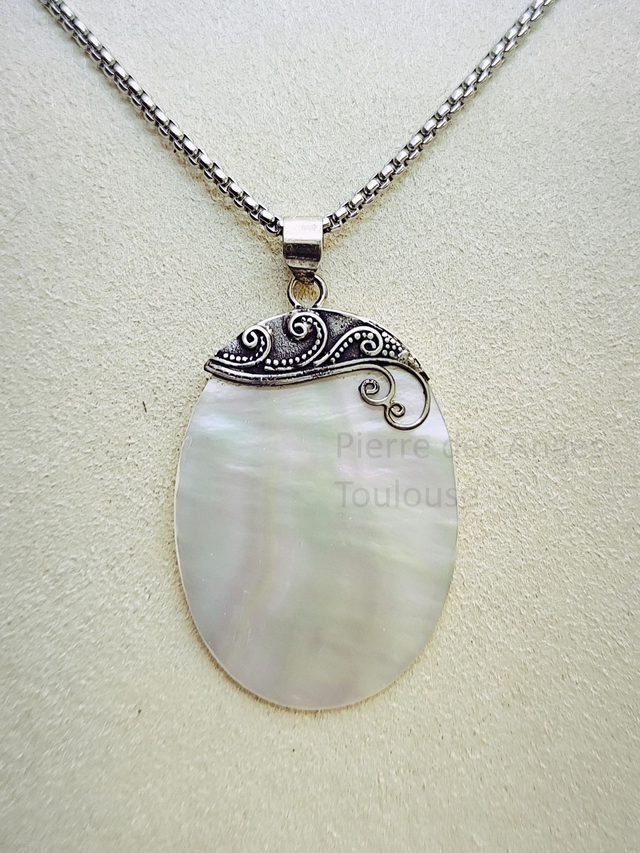 Pendentif Nacre Blanche