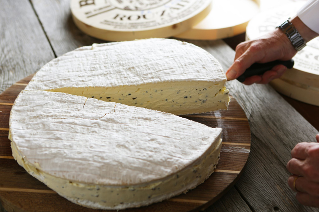 Brie de Meaux aux truffes - 1/1 (ca. 5.8kg)