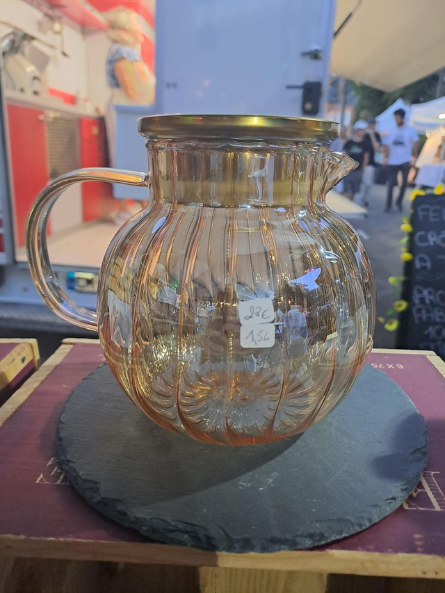 Thiéiere avec filtre intégré 