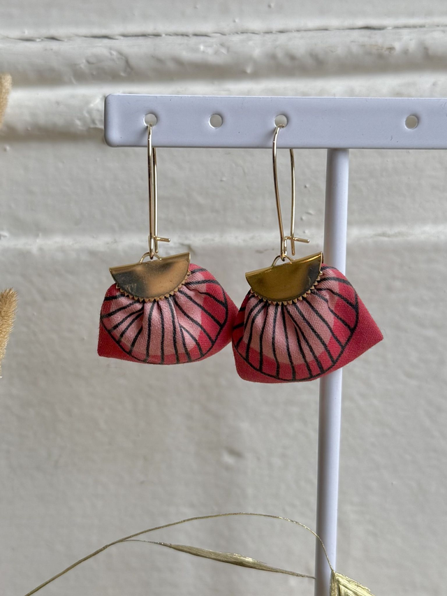 Boucles d&#039;oreilles - DORMEUSES PLUMES - rouge et rose