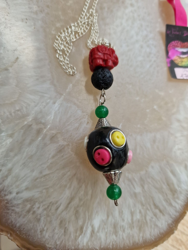 Collier Eléphant Perles Indonésienne Perle De Lave Jade