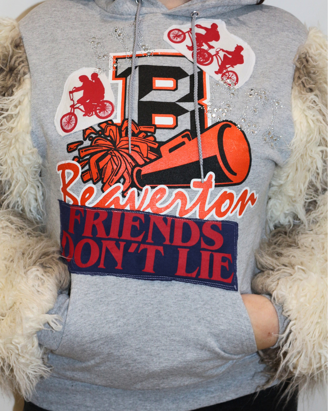 ☁️ Hoodie Upcyclé "Beaverton x Stranger Things " – Pièce Unique- Taille S☁️