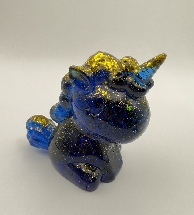 Petite licorne en résine 