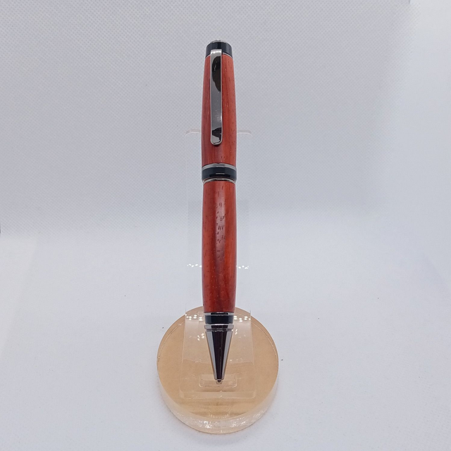 Stylo à bille noir en Padouk du Gabon