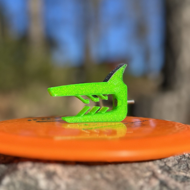 FlexShark disc retriever attachment