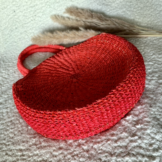 Sac fourre-tout rond en paille d&#039;Abaca | Abaca Straw Round Tote Bag
