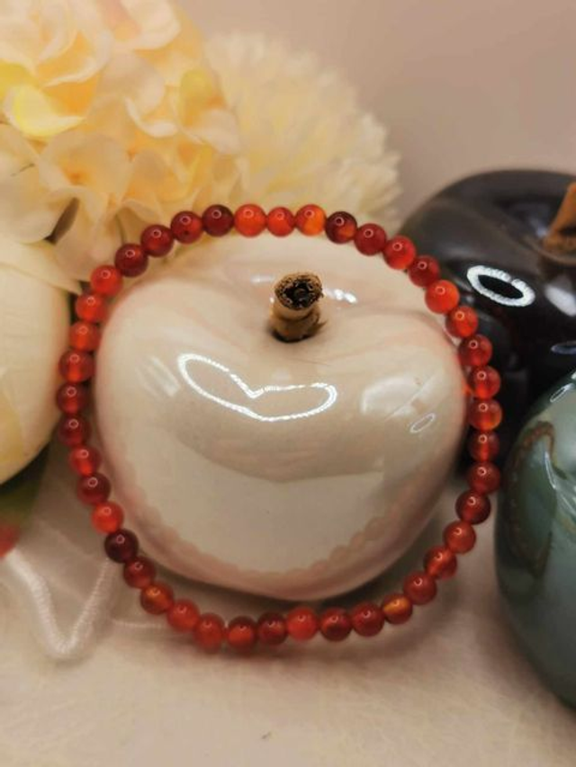 Bracelet Vitalité en Cornaline – Perles de 2 mm sur Élastique