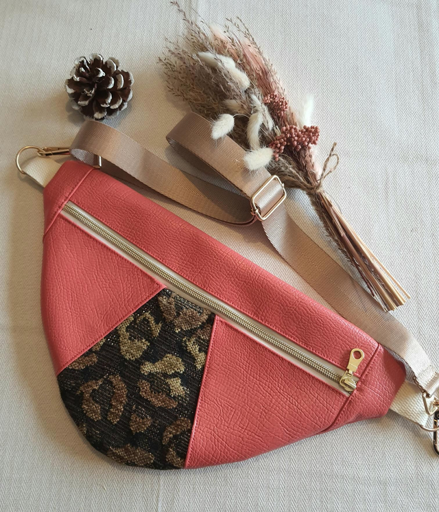 Banane simili rose léopard marron