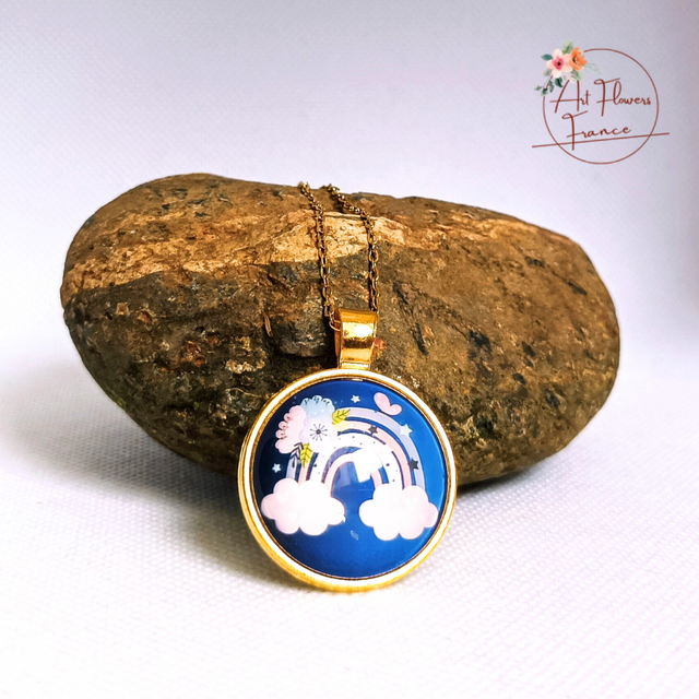 Collier illustré - Arc-en-ciel