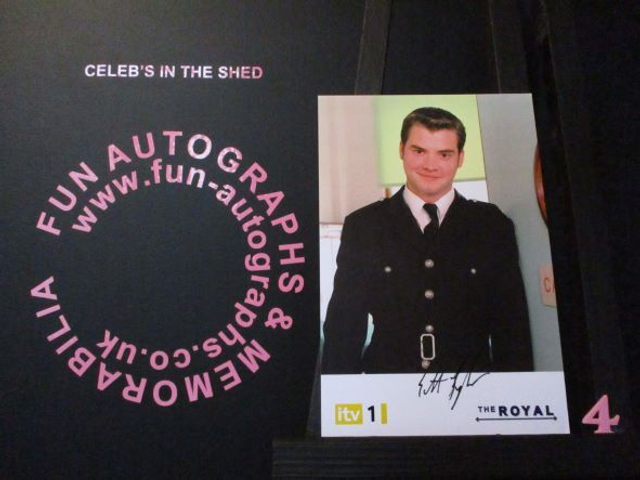 Scott Taylor (Frankie Robinson) Original Pre-Print Yellow The Royal 6x4 Cast Card (4)