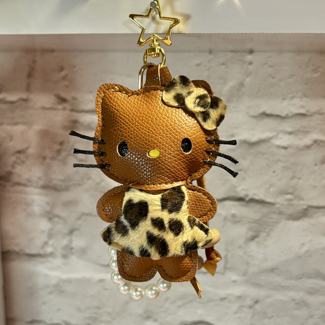 Leopard Pearl Chic Hello Kitty Keychain