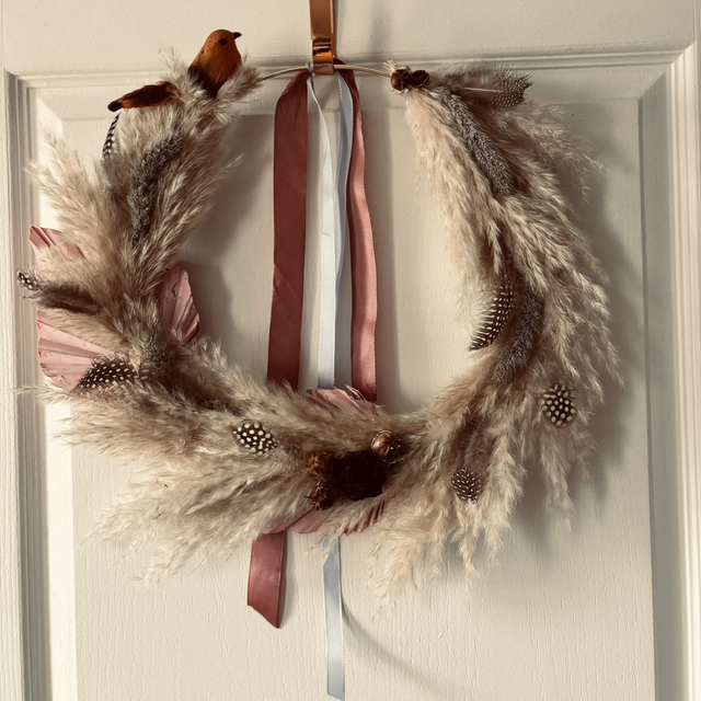 Pampas and robin large wreath 45cm