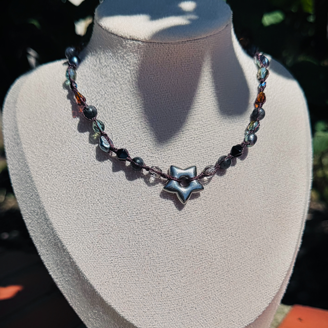 Collier AURA larvikite , cristaux Swarovski et perles d’eau douce