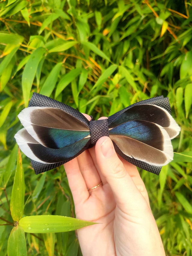 Noeud papillon Tissu et Plumes naturelles de Colvert