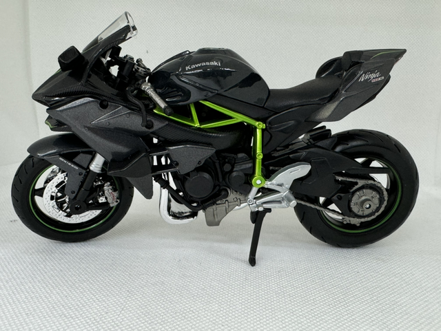 Kawasaki Ninja H2 R Motorrad 1:12 Maisto 