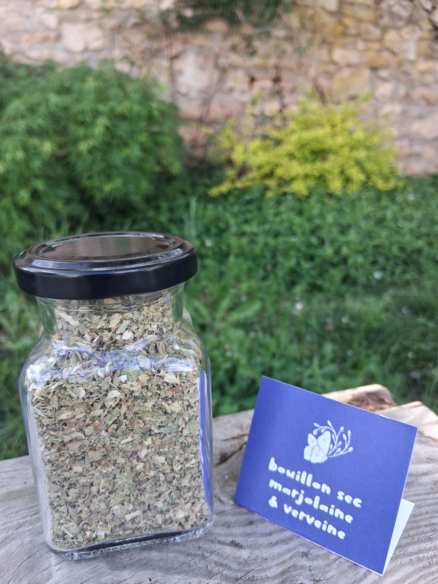 Bouillon sec à la marjolaine et à la verveine 