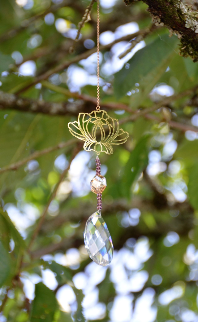 Goutte en verre blanc avec Lotus 