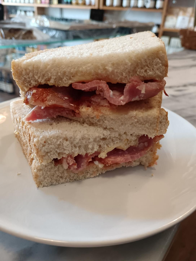 Bacon sandwich 