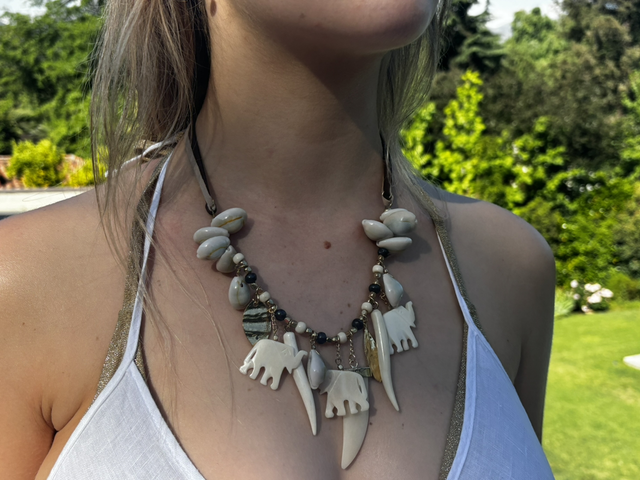 Collar safari marfil