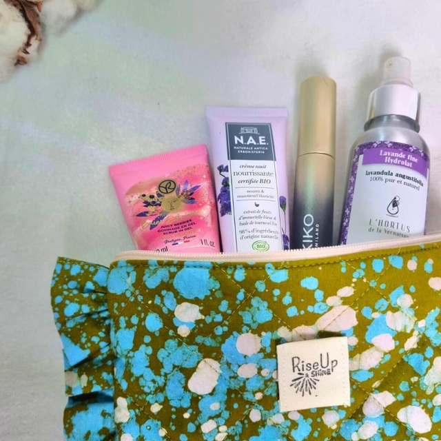 Pochette matelassée à fronce motif pluie d&#039;espoir 💚