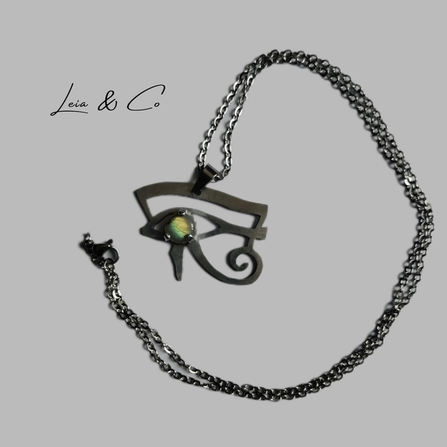 Pendentif symbole égyptien oeil d&#039;Horus argenté et labradorite LEIA&amp;CO