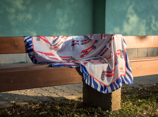 PANEL Bench Grey / Szürke Pad