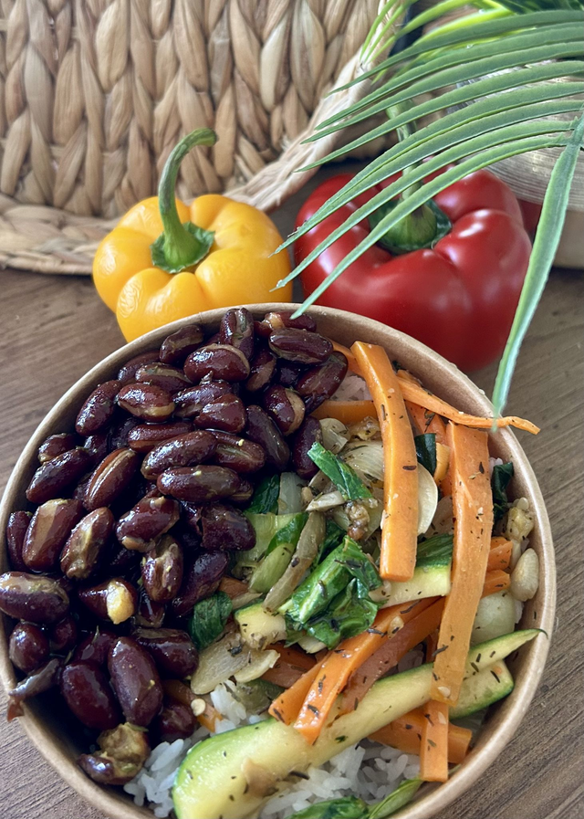 🥬🥕 Sauté légumes à la créole accompagné de Riz et haricot rouge 