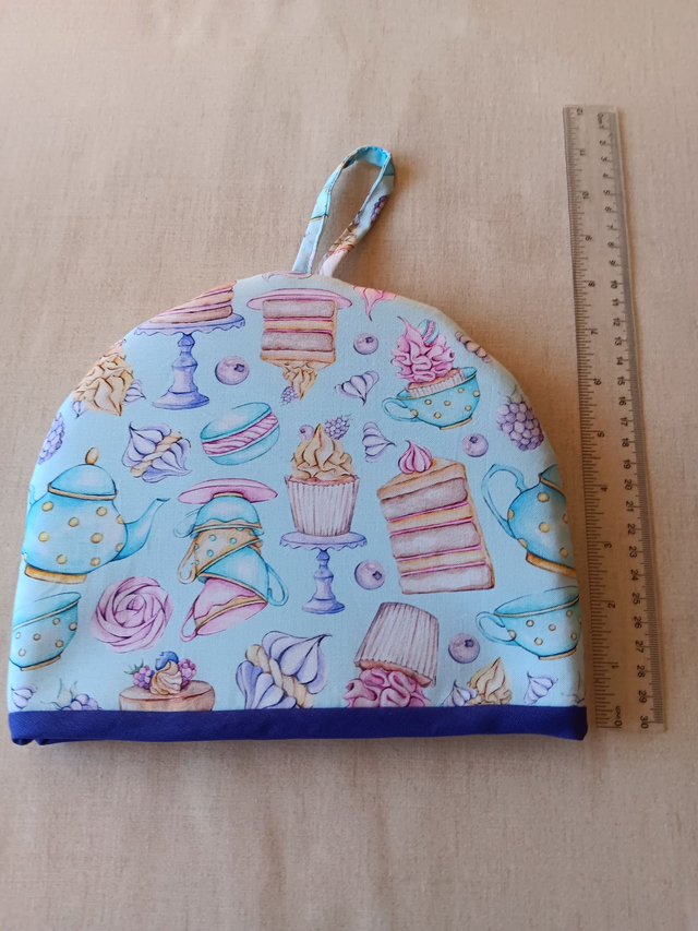 Tea Cosy  Three Wishes Teapots &amp; Cakes Fabric 4-6 Cup