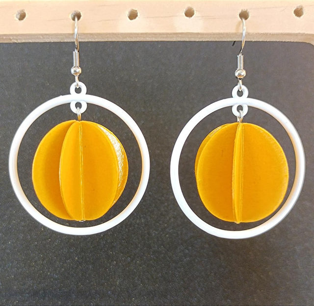 Grand cercle en métal blanc, grand perle en papier