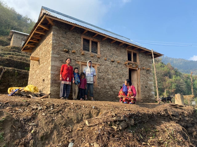 GIFT COMFORTING BLANKETS FOR A FAMILY