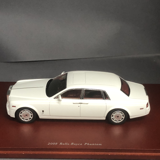 Rolls Royce Phantom 2009 weiss TSM 1:43