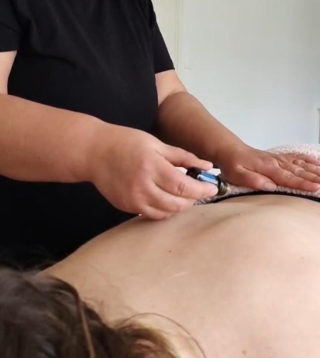 8 Soin aromatouch huiles essentielles 