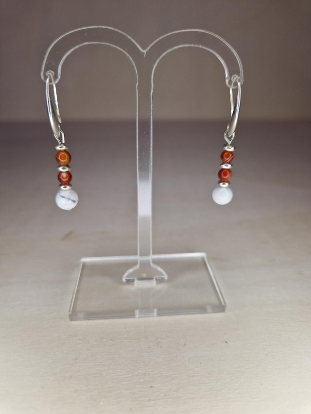 Cornaline,  Howlite / 009