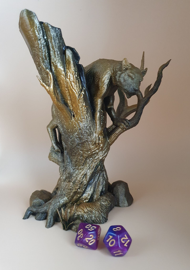 Décoration arbre avec cachette secrète 