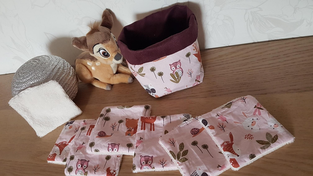 7 lingettes + 1 panier moyen animaux de la forêt rose