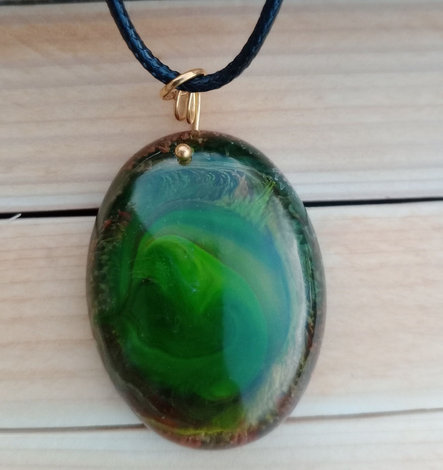 Pendentif en résine